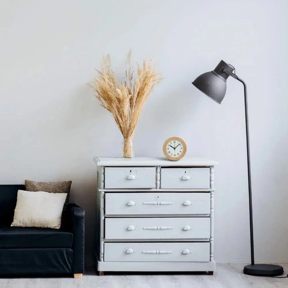 Silent Alarm Clock – beech look, round case, battery powered