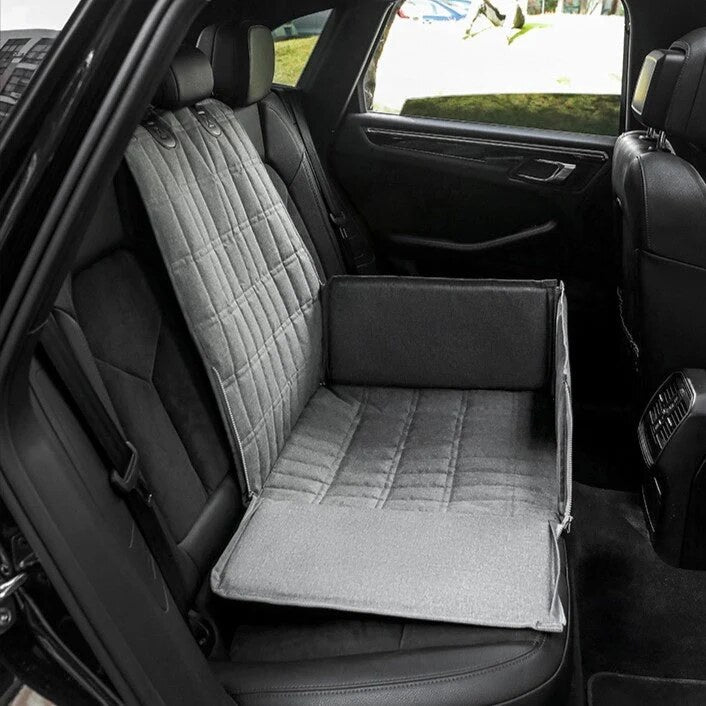 Dog Car Seat – padded interior, integrated basket, water-resistant