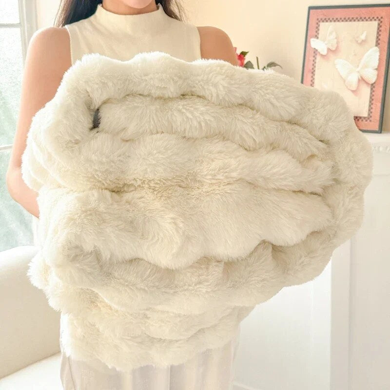 Faux Fur Throw Blanket – double layer construction, soft rabbit fur