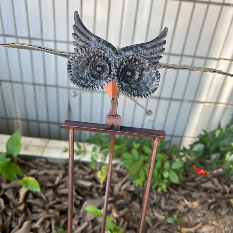 Garden Bird Ornament – metal, rocking motion, moving wings