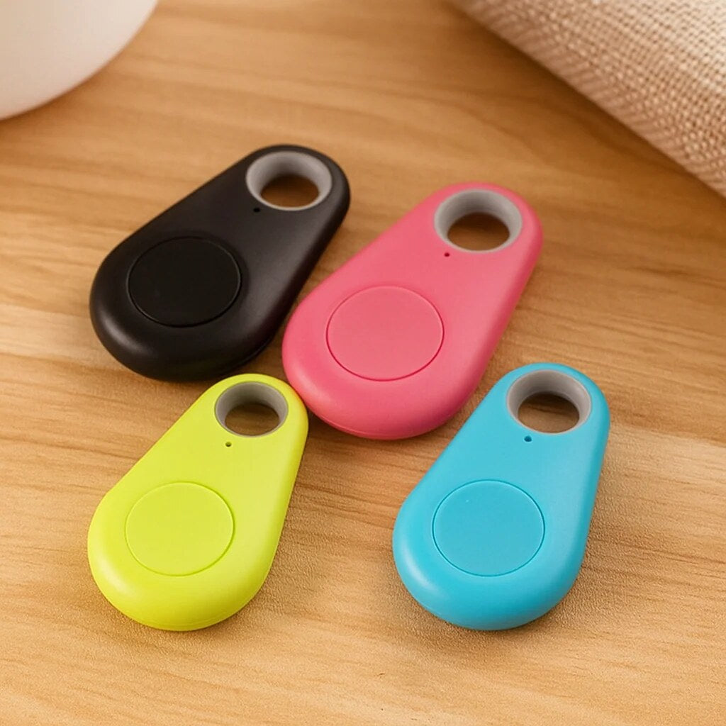 GPS Tracker – compact real-time tracking, keychain or collar attachment