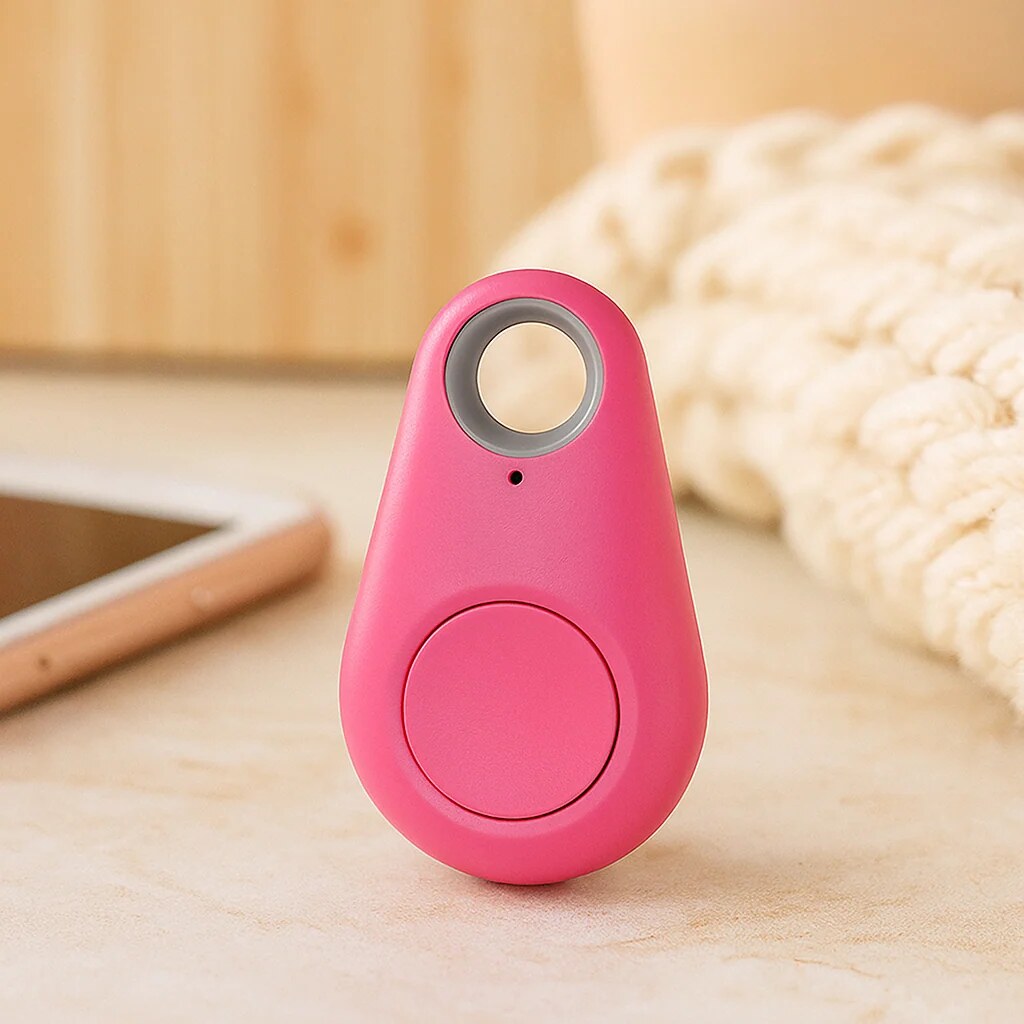 GPS Tracker – compact real-time tracking, keychain or collar attachment