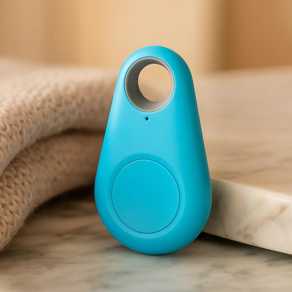 GPS Tracker – compact real-time tracking, keychain or collar attachment