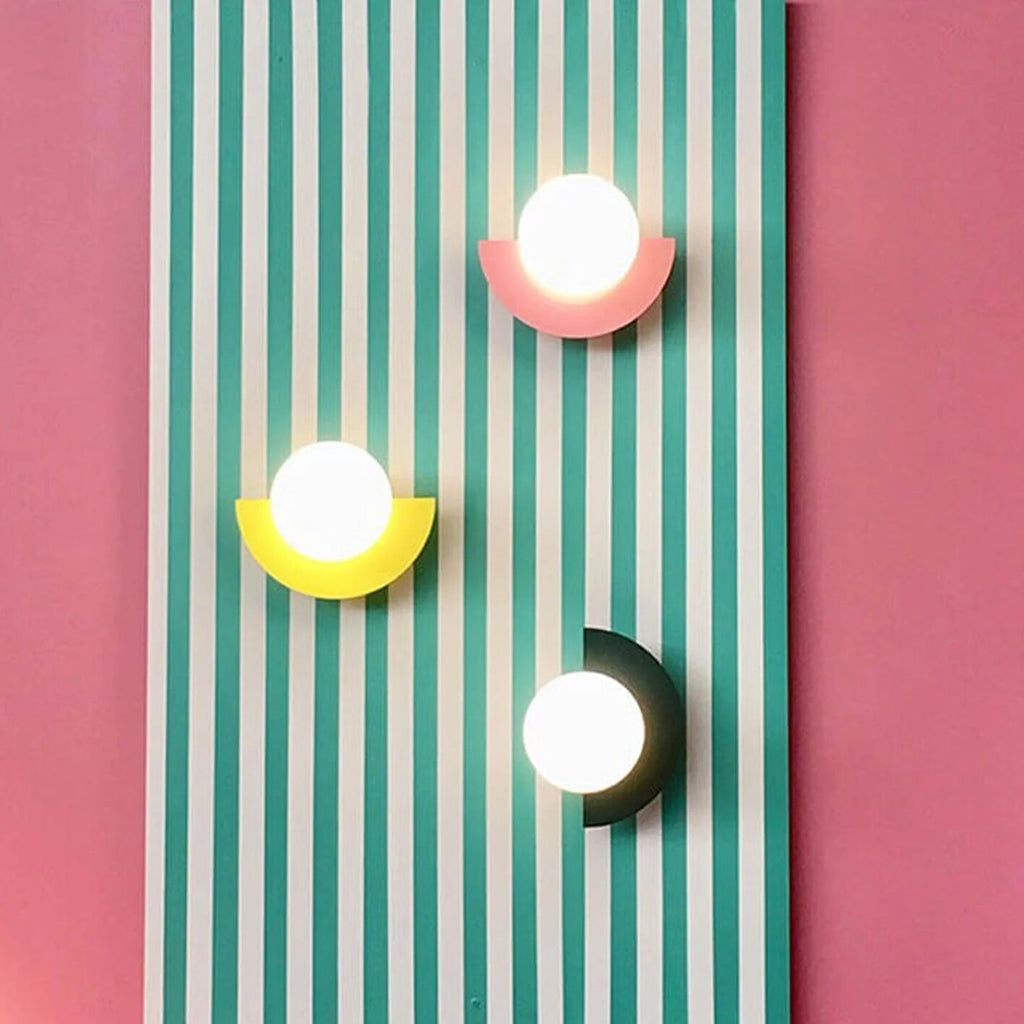 Metal Wall Light – matte finish, slim profile, seven colours