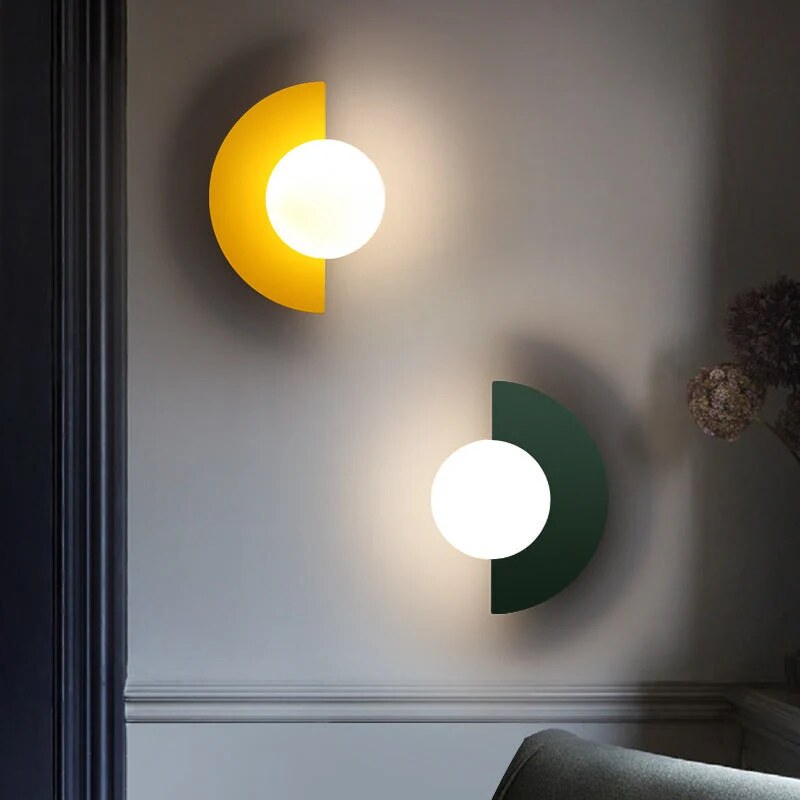 Metal Wall Light – matte finish, slim profile, seven colours