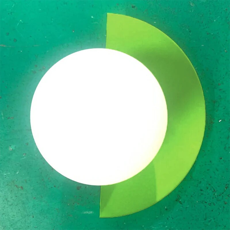 Metal Wall Light – matte finish, slim profile, seven colours