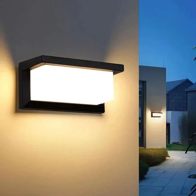 Motion Sensor Wall Light – modern aluminium, automatic activation