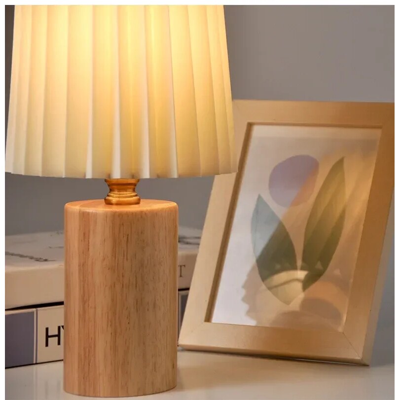 Pleated Table Lamp – solid wood base, cream shade, Nordic style