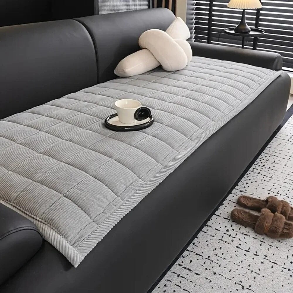 Quilted Sofa Cover – soft microfibre, non-slip, scratch resistant