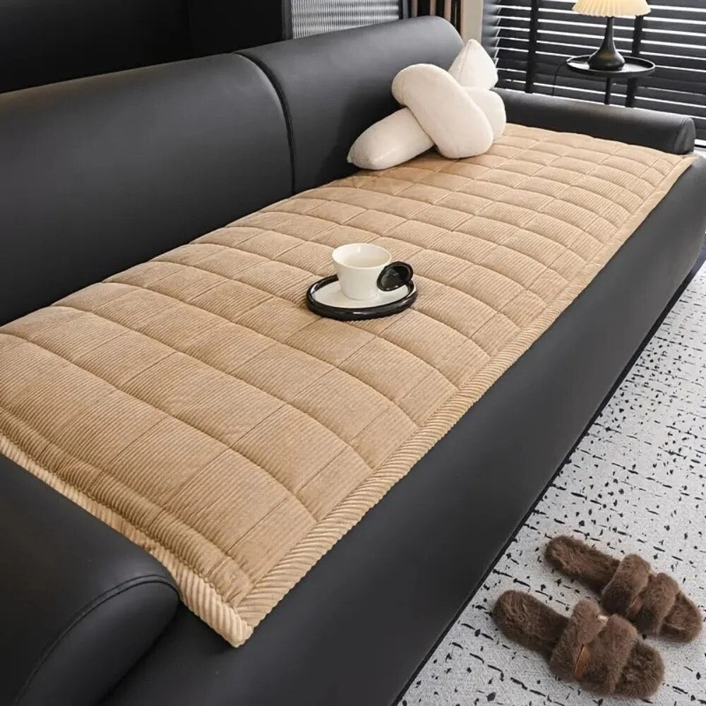 Quilted Sofa Cover – soft microfibre, non-slip, scratch resistant