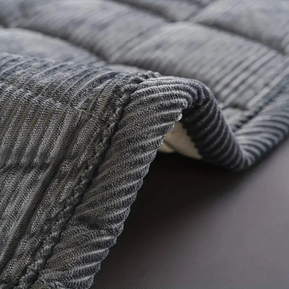 Quilted Sofa Cover – soft microfibre, non-slip, scratch resistant