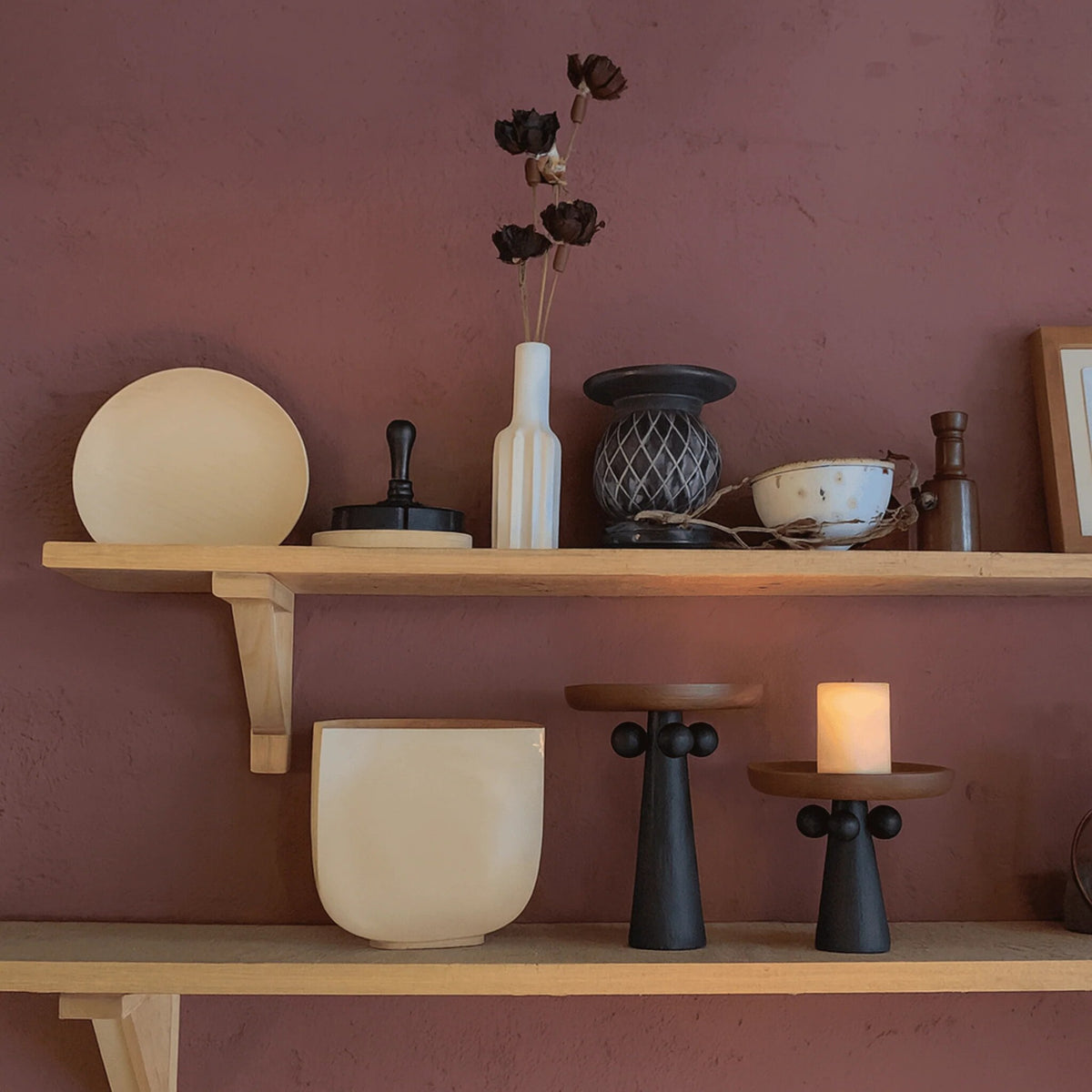 Sculptural Wooden Pedestal Tray – decorative candle and jewellery display