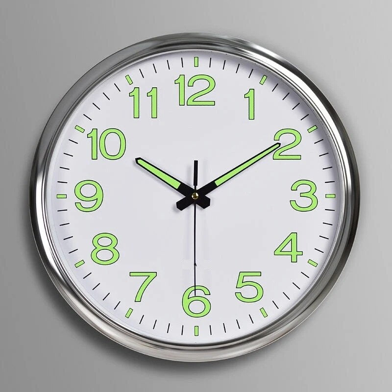 Silent Wall Clock – luminous numbers, contemporary metal frame