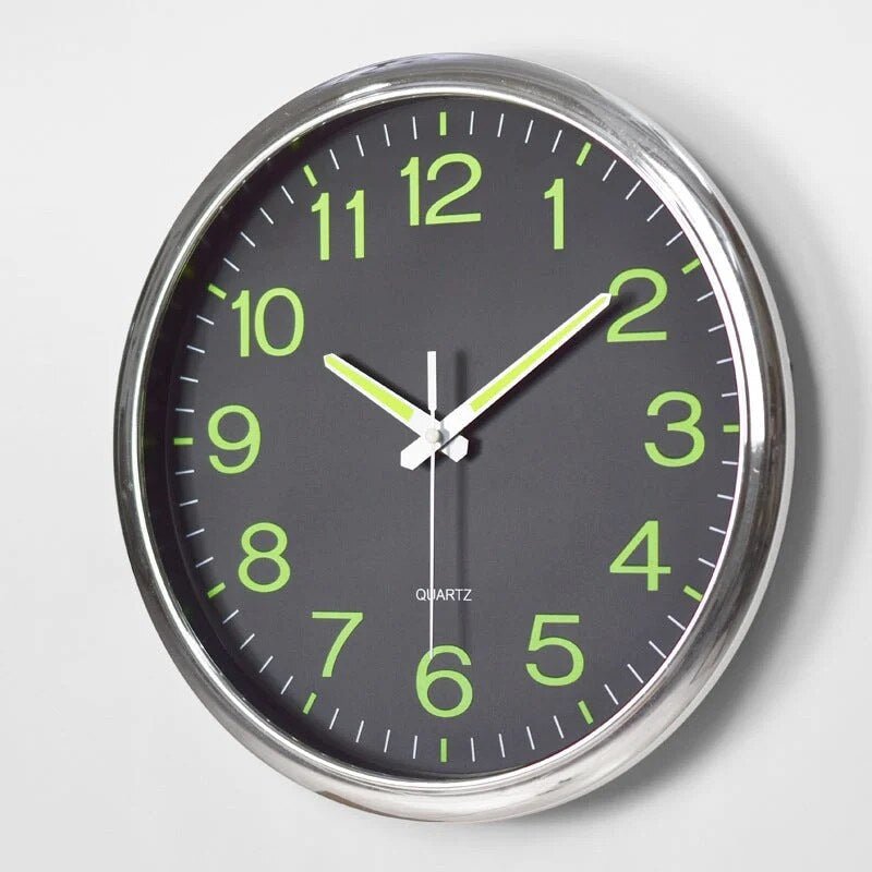 Silent Wall Clock – luminous numbers, contemporary metal frame