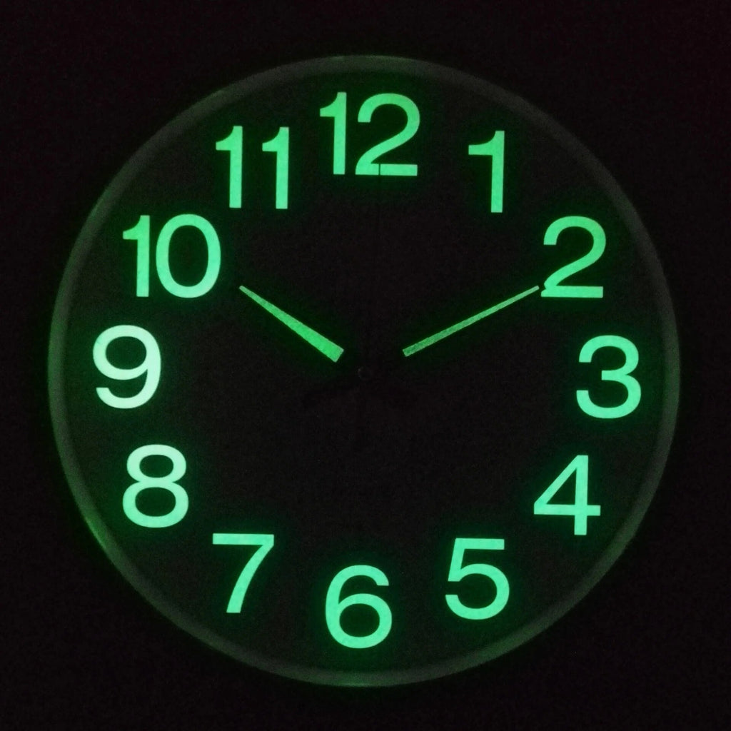 Silent Wall Clock – luminous numbers, contemporary metal frame