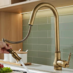 Vintage Kitchen Mixer Tap – brass, pull-out spray, traditional lever