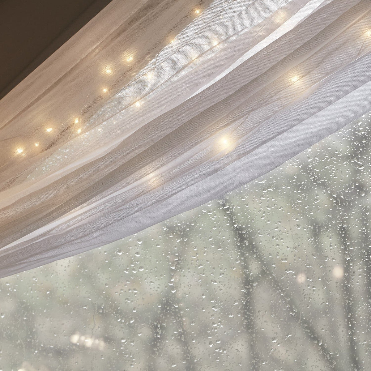 Warm White Micro LED Fairy Lights – flexible silver wire, 100 lights