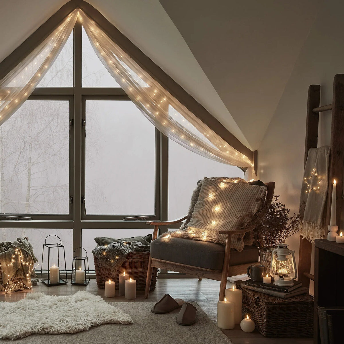 Warm White Micro LED Fairy Lights – flexible silver wire, 100 lights