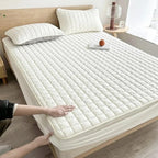 Waterproof Mattress Protector – soft velvet, breathable, secure fit