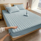 Waterproof Mattress Protector – soft velvet, breathable, secure fit