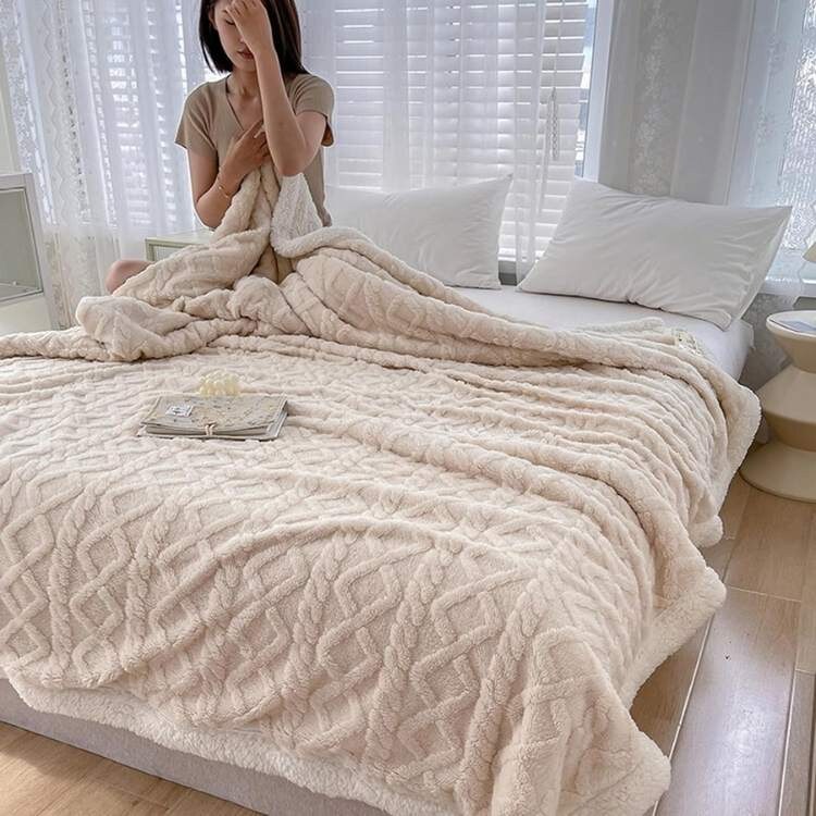 Weighted Blanket – soft sherpa fleece, gentle weight distribution